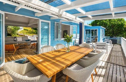 Surfdale House | Bluebelle - Stay Waiheke