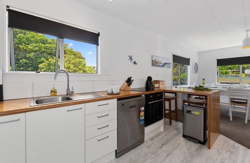 Mangawhai Heads House | Bluebird - Mangawhai Heads Holiday Home