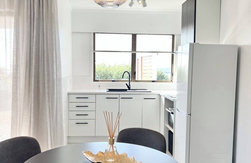 Shelly Park Apartment | Boutique Apartment with Sea Views, Sun, Outdoor Living