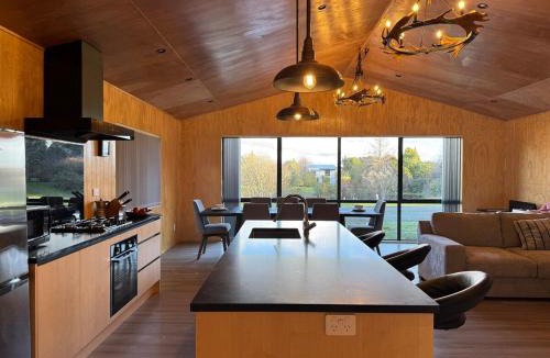 Ohakune Villa | Brand New 4BR Alpine Home Near Turoa Ski Field