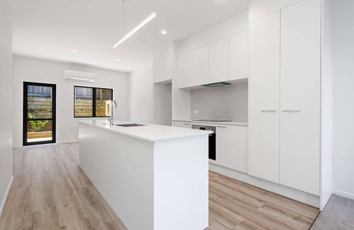 Avondale House | Brand New Modern Cozy Home at Central Location| Family Friendly with Netflix