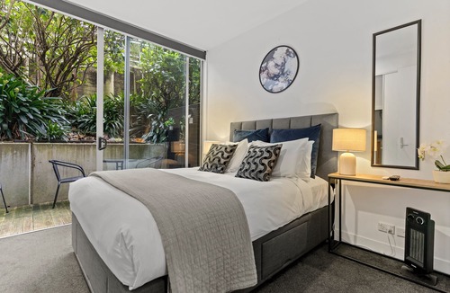 Auckland Central Business District Apartment | Breezy Gem by Victoria Park