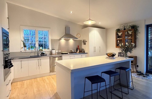 Grey Lynn House | Brilliantly located, warm & stylish family home with garden and tonnes of space