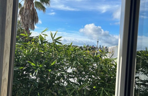 Grey Lynn House | Brilliantly located, warm & stylish family home with garden and tonnes of space