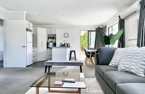 Burnside House | Burnside family home with garden and parking in Christchurch