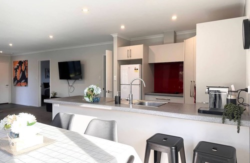 Burnside House | Burnside family home with garden and parking in Christchurch