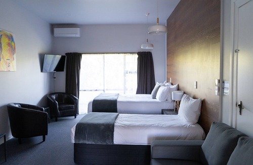 Whanganui Hotel | Burwood Manor Motel