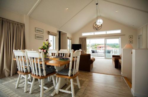 Whangamata House | By the Beach - Whangamata