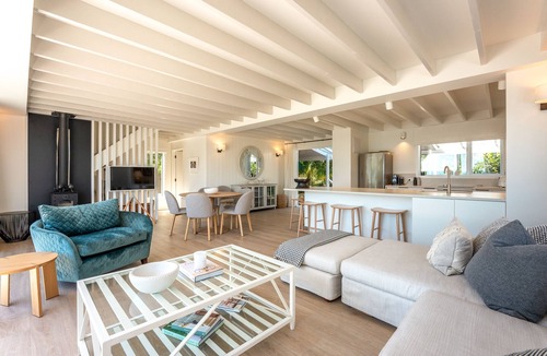 Surfdale House | By the Coast, Picnic Bay, Waiheke Island