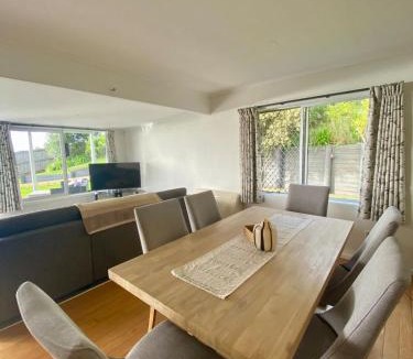 Cable Bay House | Cable Bay Moana View House