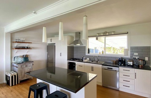 Cable Bay House | Cable Bay Moana View House