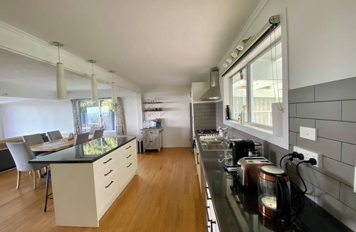 Cable Bay House | Cable Bay Moana View House