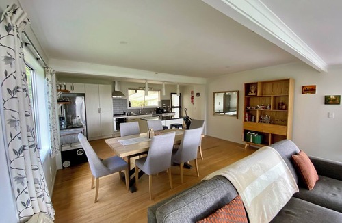 Cable Bay House | Cable Bay Moana View House