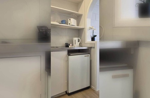 Epsom Apartment | Calm Studio in the Heart of Epsom Self Contained