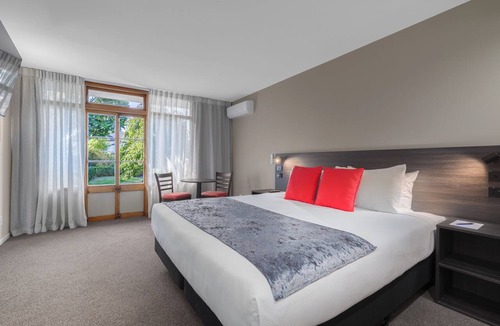 Lower Hutt Hotel | Carnmore Hotel Lower Hutt