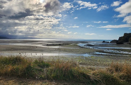 Pohara House | Castaway Cottage