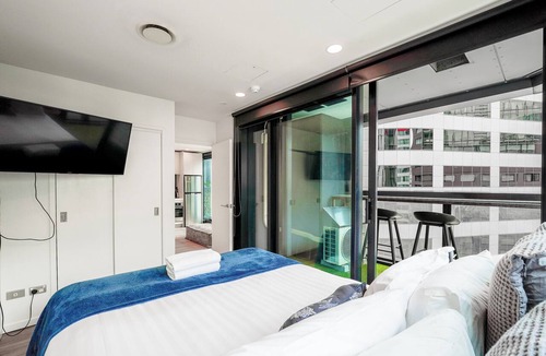 Auckland Central Business District Apartment | CBD Sea-View 1-Bedroom Apartment