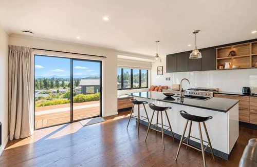 Tekapo House | Cedar Sky | Tekapo 3BR | Near Mt John