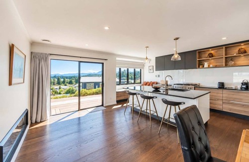 Tekapo House | Cedar Sky | Tekapo 3BR | Near Mt John