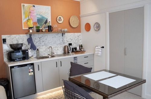 Nelson Apartment | Central Appt Chic Cosy Private Access & Deck - Nile Street