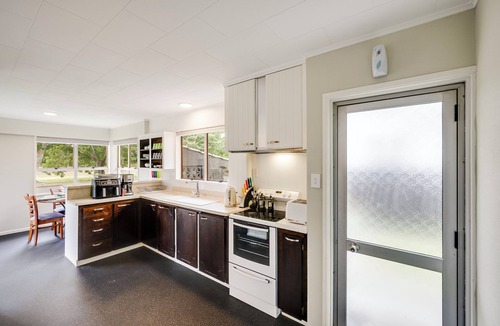 Napier House | Central Ease - Napier Holiday Home
