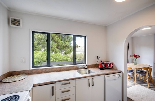 Napier House | Central Green Escape - Napier Holiday Home