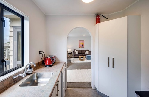 Napier House | Central Green Escape - Napier Holiday Home