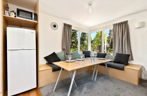 Albert Town House | Central on Frye - Albert Town Holiday Home