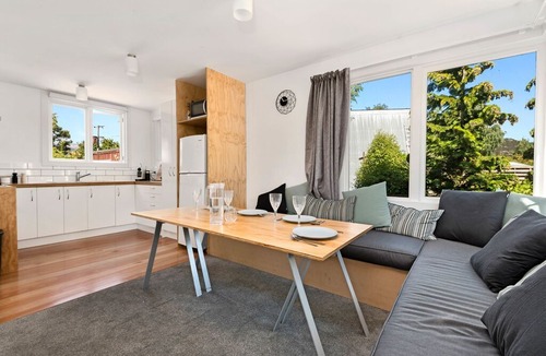 Albert Town House | Central on Frye - Albert Town Holiday Home