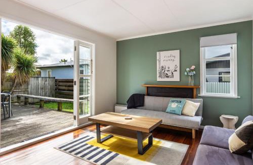 Taupo House | Central Taupo Getaway by Aotearoa Escapes