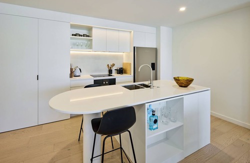 Te Aro Apartment | Central Te Aro 2BR with Balcony & City Views