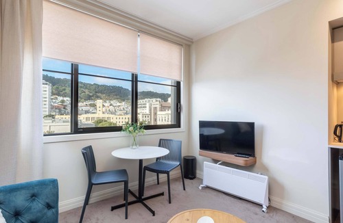 Te Aro Apartment | Central Te Aro Stay - Modern Studio for 2
