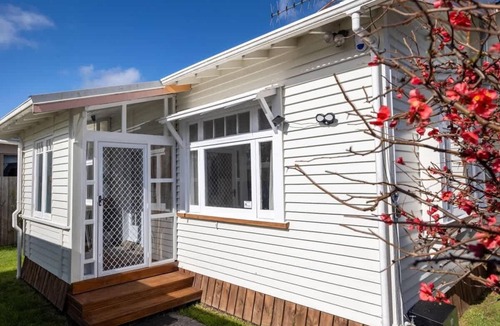Rotorua House | Central Villa - Character Home, Walk to CBD