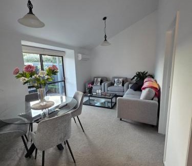 Cambridge House | Changing Seasons