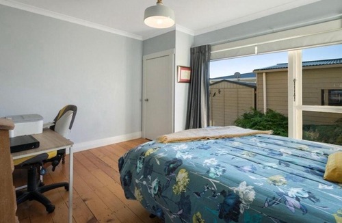 Athenree House | Character Villa Oasis - Pool & Beach