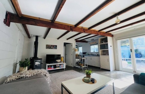 Eskdale Cottage | Charming beach Cottage