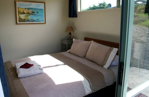 Chaslands Cottage | Charming Cottage Rental for a Peaceful Vacation in Catlins, New Zealand