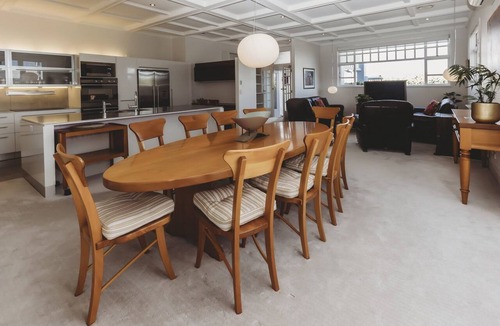 New Plymouth House | Charming Historic House in New Plymouth