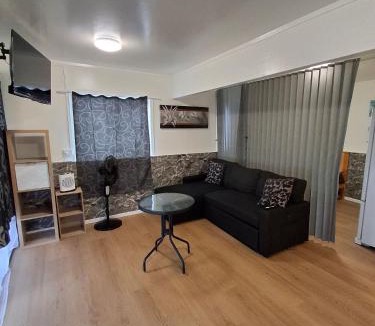 Torbay Apartment | Charming Studio with Ocean Views in Auckland