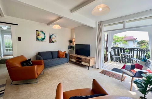 Devonport Apartment | Cheltenham Beach Apartment, Devonport
