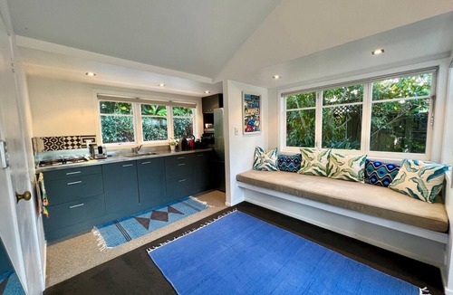 Devonport House | Cheltenham Beach Villa & Guest Studio