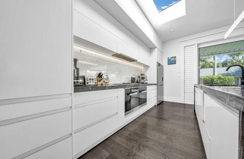 Devonport House | Cheltenham Beach Villa & Guest Studio