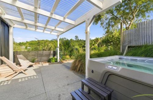 Whangaripo House | Chic Converted Barn in Matakana with Spa