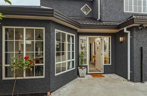 Palmerston North House | City centred living!