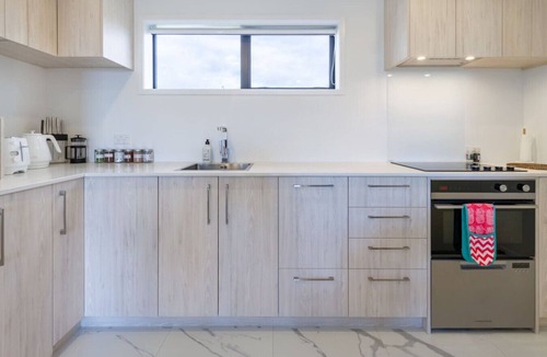New Brighton Apartment | City Escape - Near New Brighton Beach & He Puna