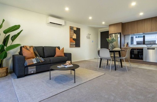 Linwood House | City Fringe 2BR 2BA Townhouse | Parking + EV