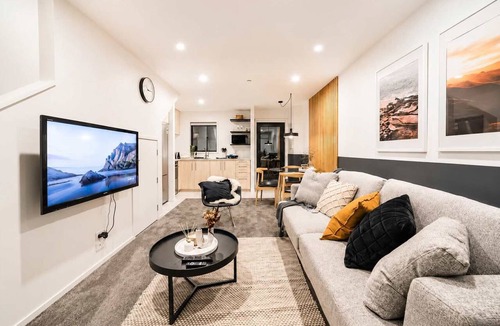 Christchurch City Centre House | City Nook | 2BR with Courtyard | CBD + Stadium