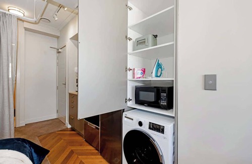 Te Aro Apartment | Cityview Studio - Heart of Te Aro - Sleeps 2