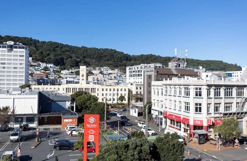 Te Aro Apartment | Cityview Studio - Heart of Te Aro - Sleeps 2