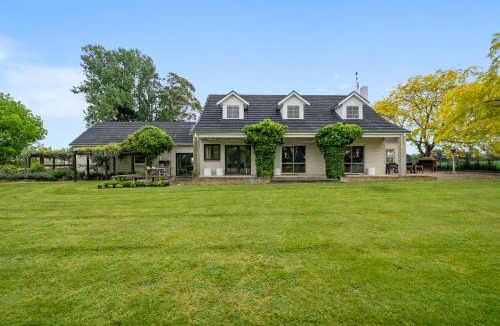 Solway House | Clarendon Estate - Masterton Holiday Home